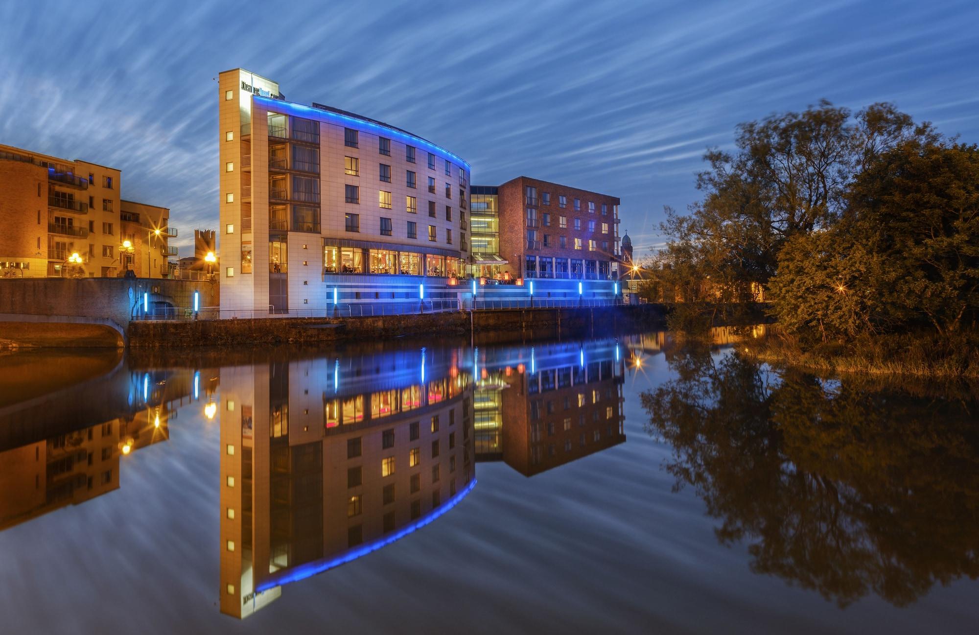 Absolute Hotel Limerick Exterior photo